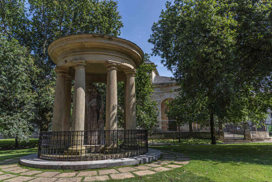 Vizcaya - Gernika-Lumo 12 - Casa de Juntas - antiguo árbol de Gernika.jpg